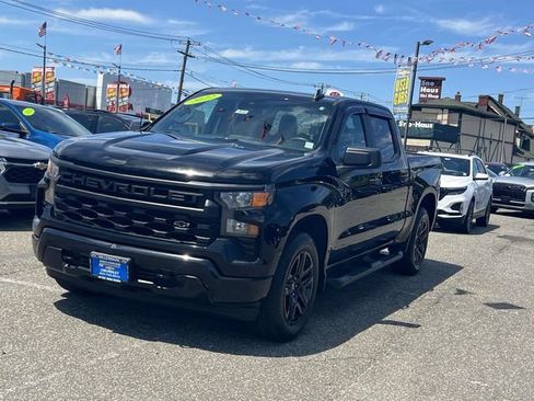 Used 2022 Chevrolet Silverado 1500 Custom w/ LPO, Dark Essentials Package AWD/4WD image 4