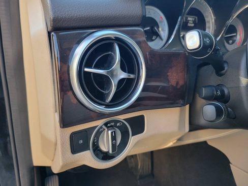 Used 2015 Mercedes-Benz GLK 250 BlueTEC 4MATIC image 28