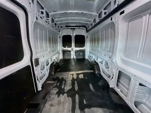 Used 2024 Ford Transit 250 148 High Roof Extended w/ Load Area Protection Package RWD image 28