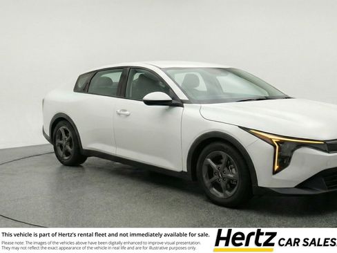 Used 2025 Kia K4 FWD image 1