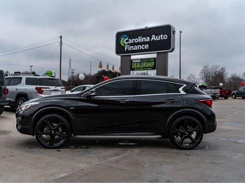 Used 2019 INFINITI QX30 AWD image 5