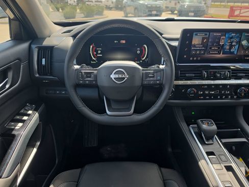 New 2026 Nissan Pathfinder SL FWD image 11