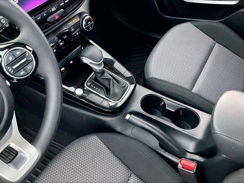Used 2024 Kia Soul S FWD image 18