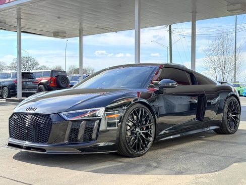 Used 2018 Audi R8 V10 w/ Black Optic Package image 6