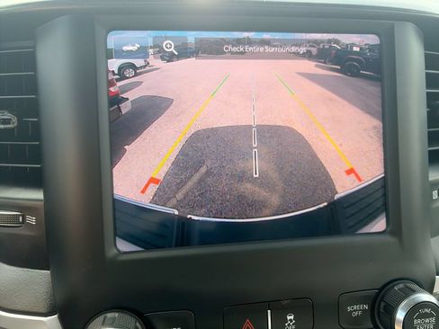 Used 2022 RAM 2500 Big Horn AWD/4WD image 23