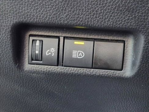 Used 2021 Toyota RAV4 LE AWD/4WD image 13