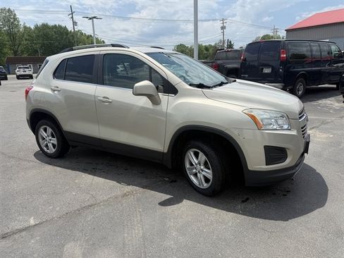 Used 2016 Chevrolet Trax LT AWD/4WD image 4