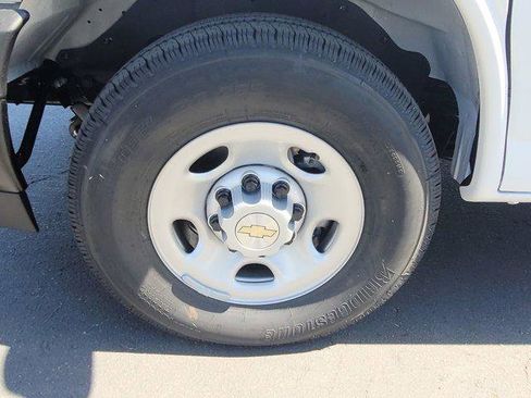 Used 2026 Chevrolet Express 2500 w/ Driver Convenience Package RWD image 29