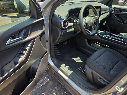 New 2026 Chevrolet Equinox LT w/ Safety and Technology Package FWD image 10