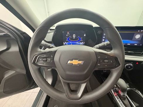 Used 2025 Chevrolet Trax LT image 14
