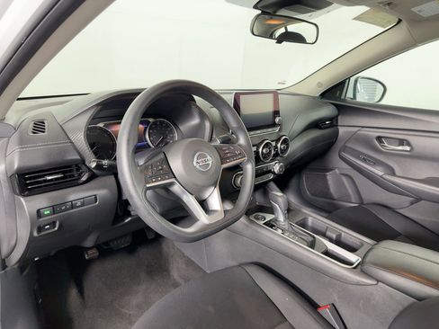 Used 2023 Nissan Sentra SV image 3