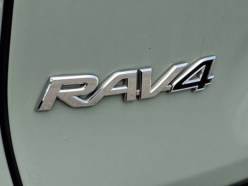 Used 2019 Toyota RAV4 XLE Premium w/ Cold Weather Package AWD/4WD image 30