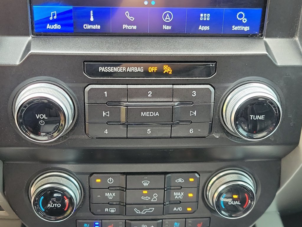 Used 2019 Ford F150 Lariat w/ Equipment Group 502A Luxury AWD/4WD image 30