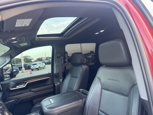 Used 2024 GMC Sierra 2500 Denali w/ Denali Reserve Package AWD/4WD image 7