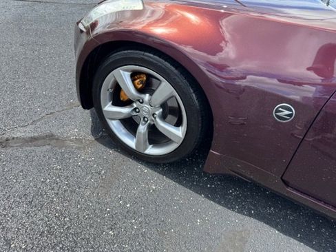 Used 2006 Nissan 350Z Grand Touring RWD image 10