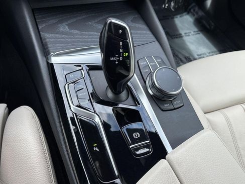 Certified 2023 BMW 530i xDrive w/ Premium Package AWD/4WD image 17