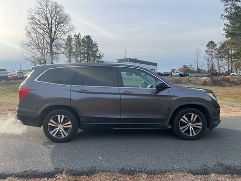 Certified 2018 Honda Pilot EX image 6