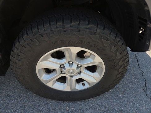 Used 2015 Toyota 4Runner SR5 AWD/4WD image 22