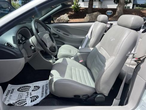 Used 2000 Ford Mustang GT RWD image 13