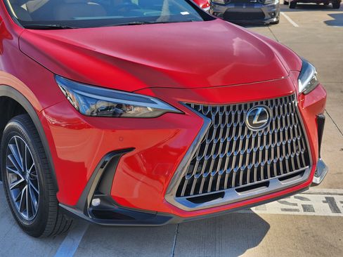 Used 2025 Lexus NX 250 FWD w/ Accessory Package (2T) image 7