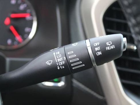 Used 2017 GMC Acadia Denali w/ Technology Package AWD/4WD image 29