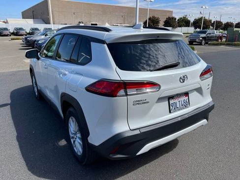 Used 2022 Toyota Corolla Cross LE AWD/4WD image 5