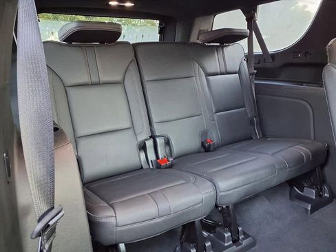 Used 2022 Chevrolet Suburban RST w/ Luxury Package image 13