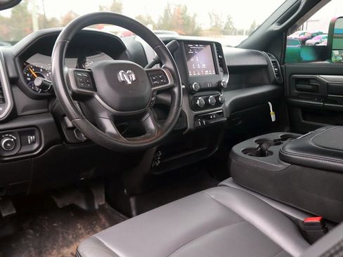 Used 2021 RAM 3500 Tradesman w/ Chrome Appearance Group image 12