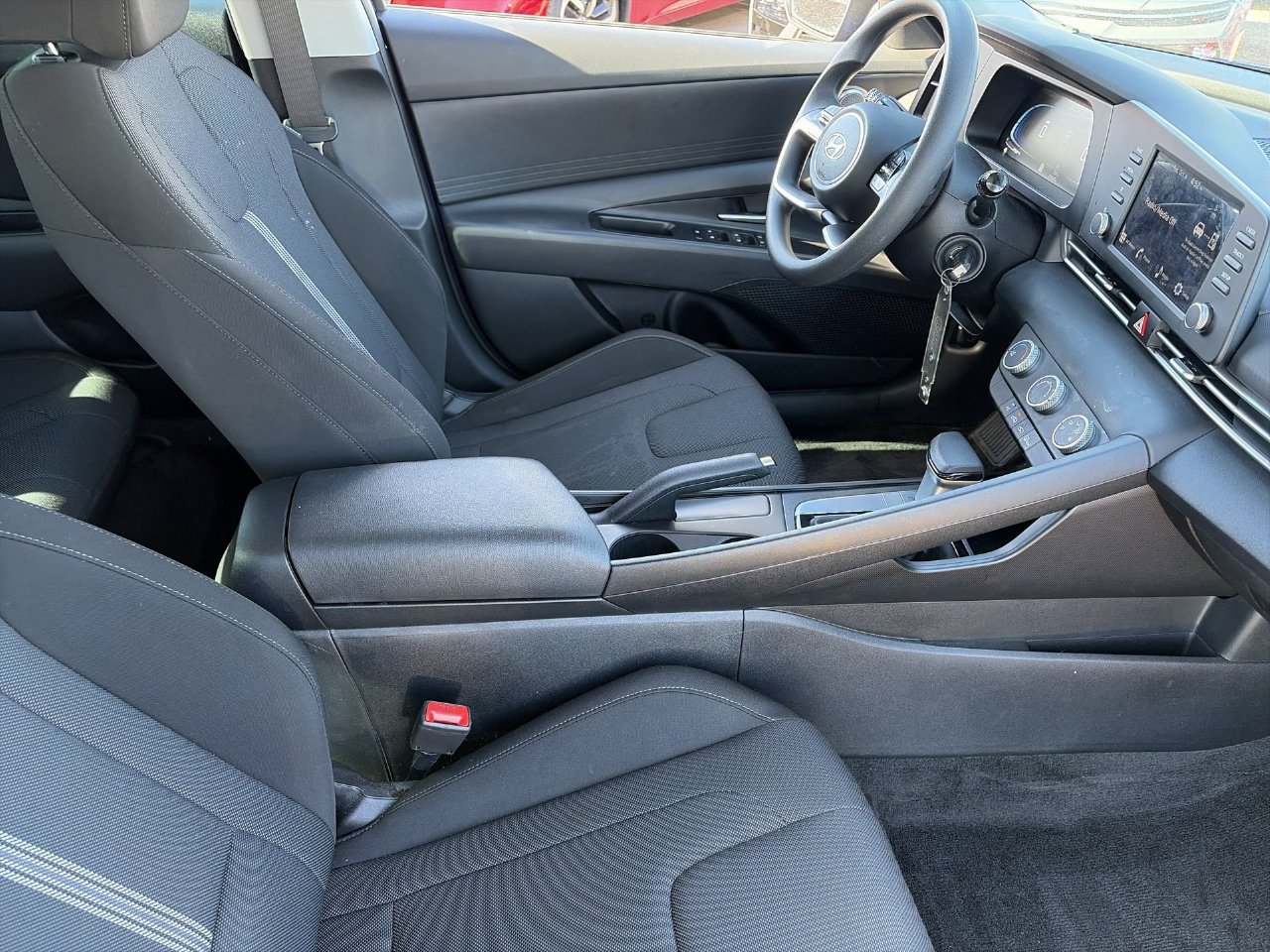 Certified 2025 Hyundai Elantra SE FWD image 11