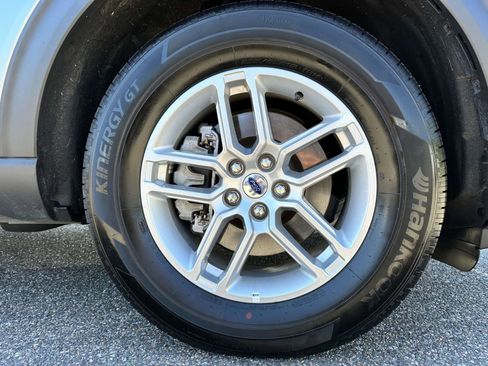 Used 2025 Ford Explorer Active image 7