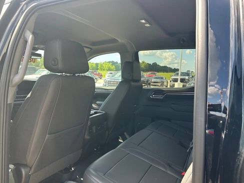 Used 2022 Chevrolet Silverado 1500 LT Trail Boss w/ LT Trail Boss Premium Package AWD/4WD image 6
