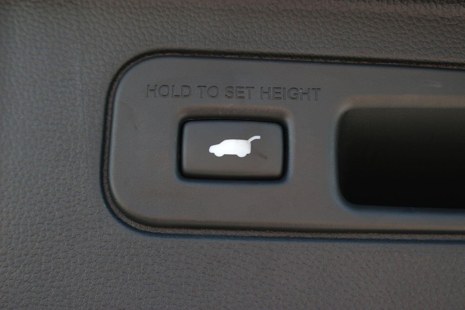 Used 2024 Honda Pilot Touring image 13