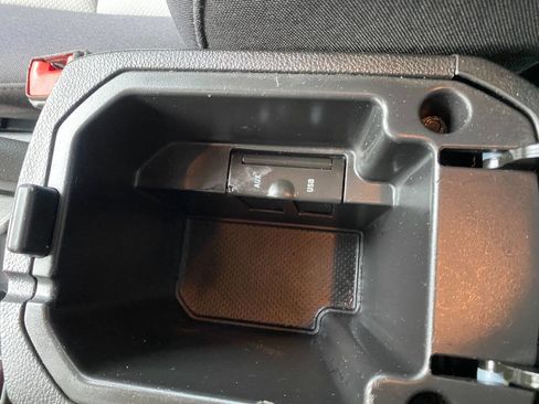 Used 2014 Chevrolet Cruze LS image 28