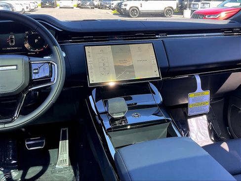 New 2026 Land Rover Range Rover Sport Dynamic SE AWD/4WD image 9