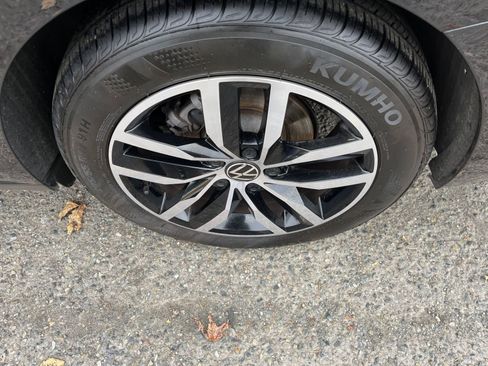 Used 2025 Volkswagen Jetta SE image 30