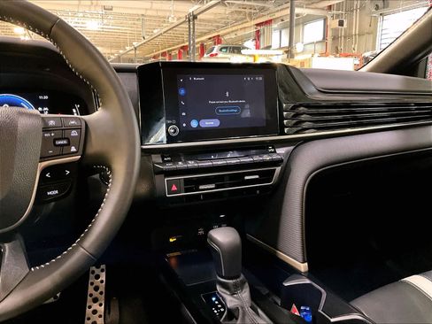 Used 2026 Toyota Camry SE image 18