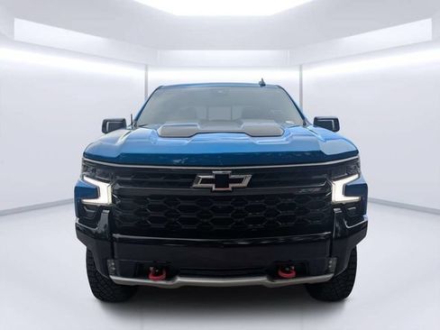 Used 2022 Chevrolet Silverado 1500 ZR2 w/ Technology Package AWD/4WD image 8