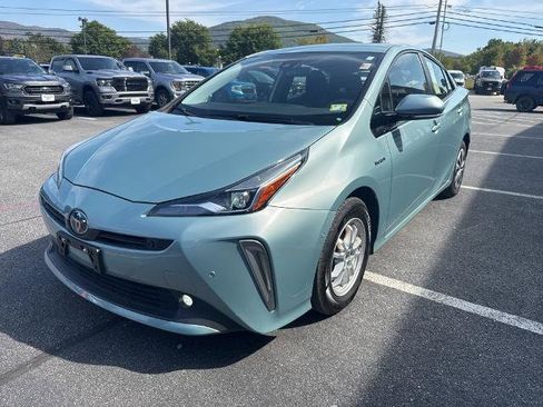 Used 2020 Toyota Prius LE image 7