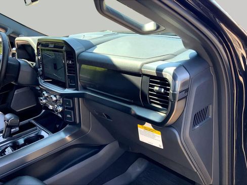 Used 2025 Ford F150 Lariat w/ FX4 Off-Road Package AWD/4WD image 36