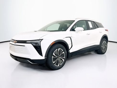 Used 2024 Chevrolet Blazer EV LT AWD/4WD image 3