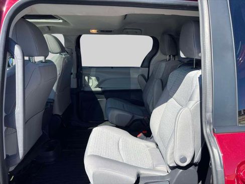 Certified 2024 Toyota Sienna LE w/ LE Plus Package image 13