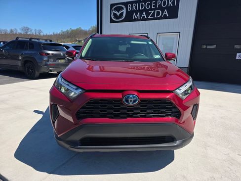 Used 2024 Toyota RAV4 XLE w/ Convenience Package image 2