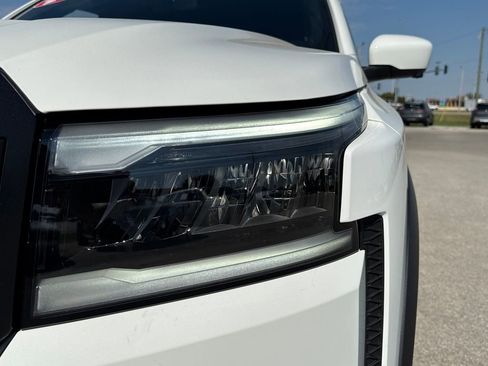 New 2026 Nissan Frontier PRO-4X w/ Pro-4x Convenience Package image 9