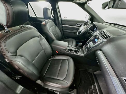 Used 2018 Ford Explorer Sport w/ Equipment Group 401A AWD/4WD image 34
