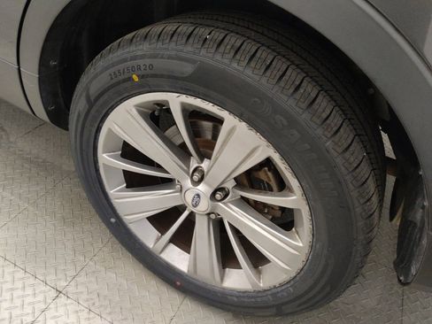 Used 2018 Ford Explorer Limited image 31