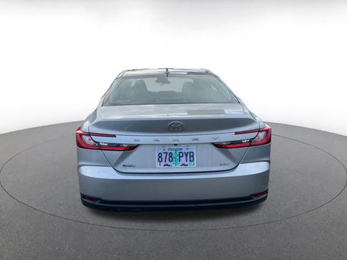 Used 2025 Toyota Camry LE image 6