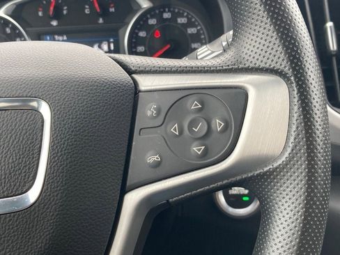 Used 2024 GMC Terrain SLE FWD image 16