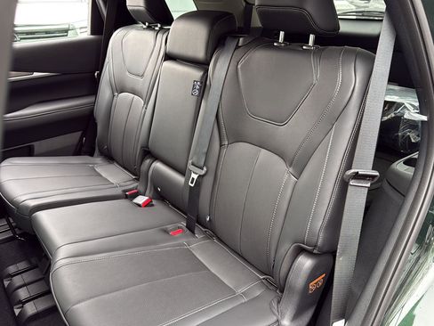 New 2026 INFINITI QX60 Luxe w/ Family Package image 17