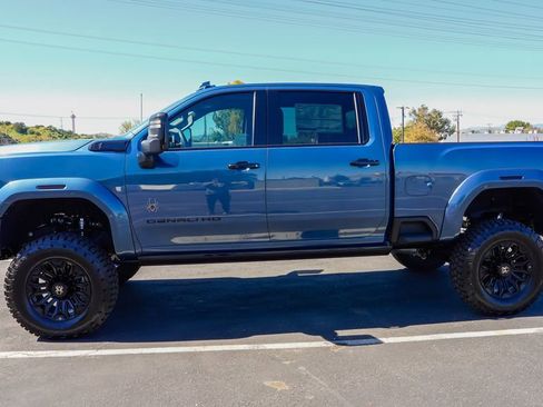 New 2026 GMC Sierra 2500 Denali w/ Denali Reserve Package image 9