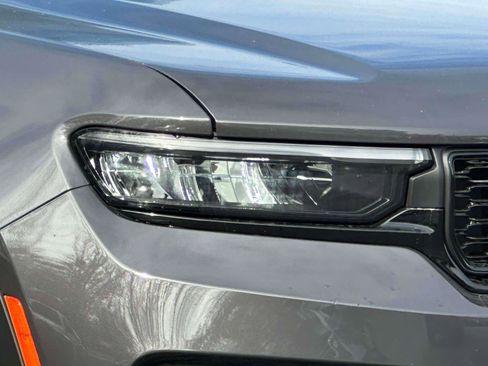 Used 2024 Jeep Grand Cherokee Altitude image 8